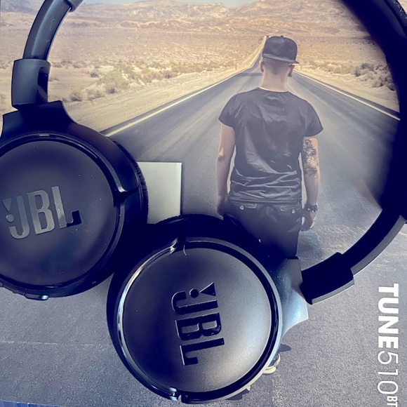 Tune510BT Wireless pure base sound hands-free calls Bluetooth - Picture 1 of 4